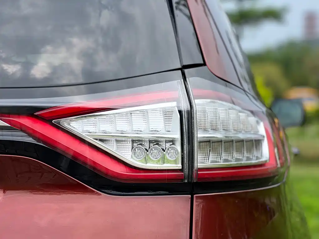 Ford Edge 2016 — фото 20