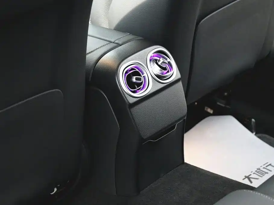 Mercedes-Benz C-Class 2025 — фото 19