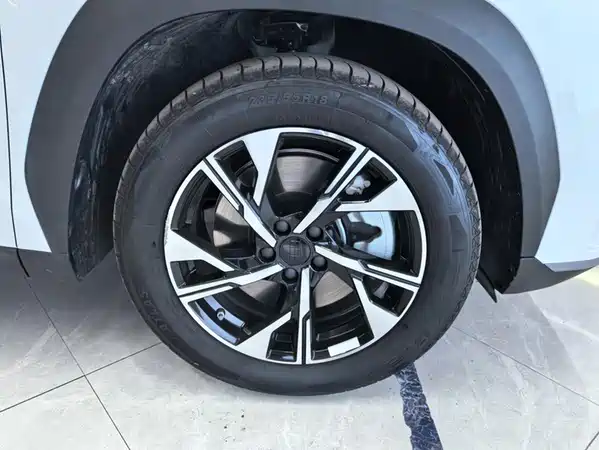 Geely Galaxy L7 2024