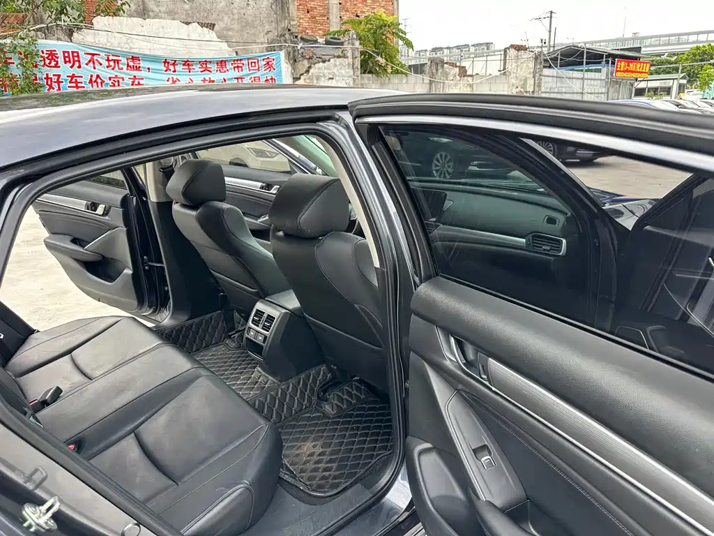 Honda Accord 2022 — фото 11