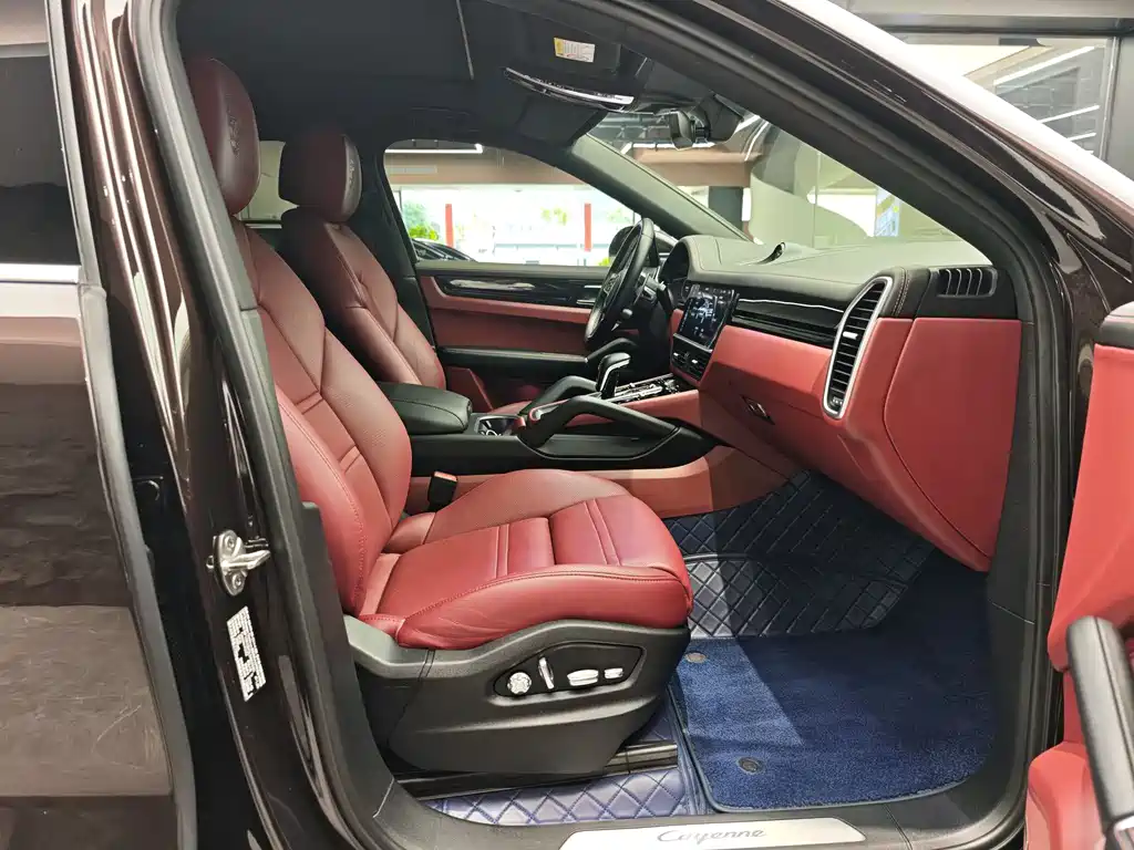 Porsche Cayenne 2019 — фото 11