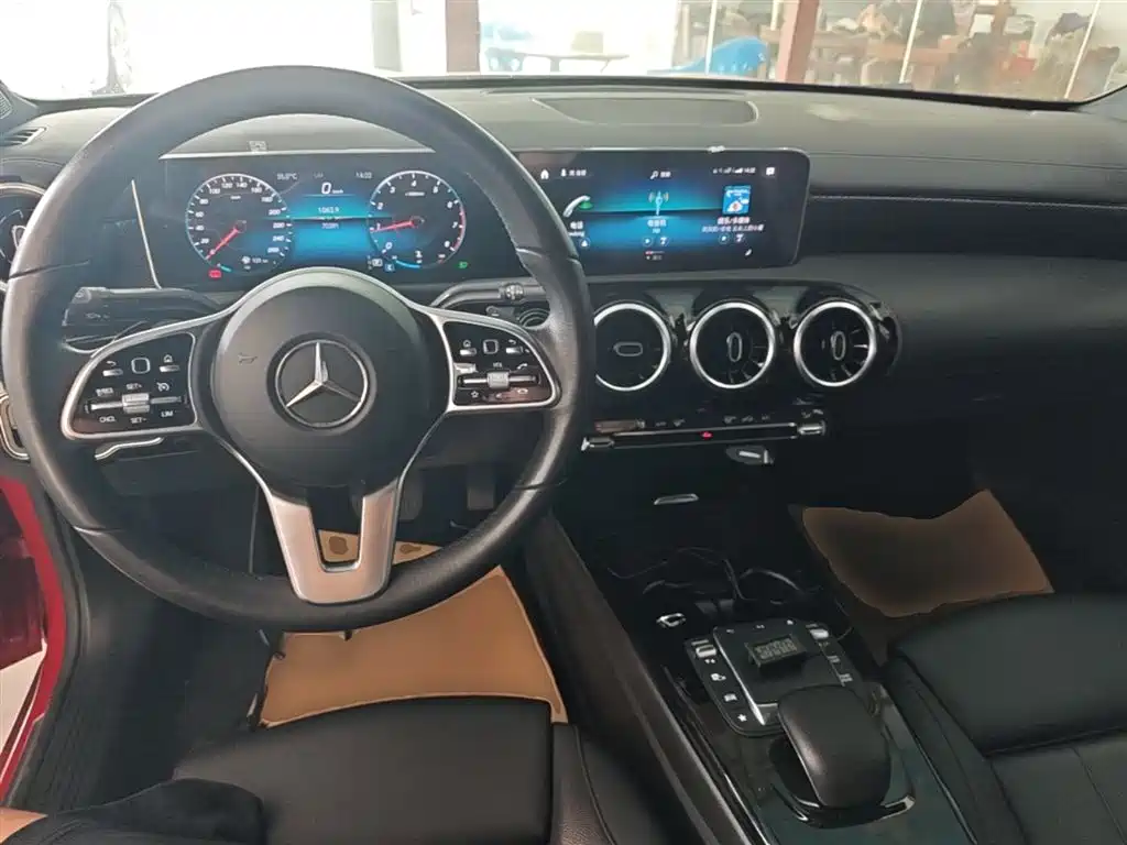 Mercedes-Benz A-Class 2020 — фото 10