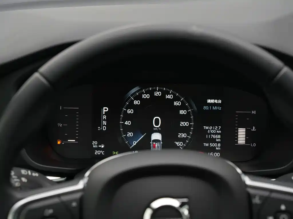 Volvo XC60 2020 — фото 29