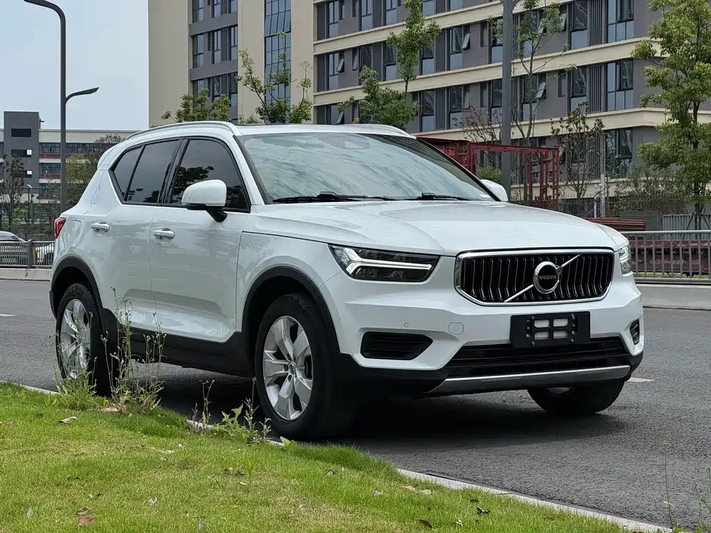 Volvo XC40 2020 — фото 3