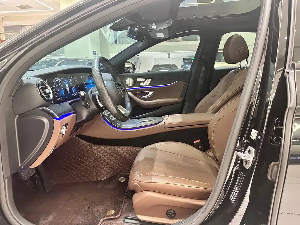 Mercedes-Benz E-Class 2023 — фото 10