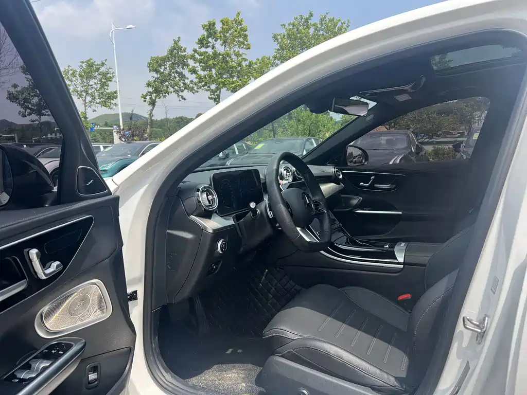Mercedes-Benz C-Class 2023