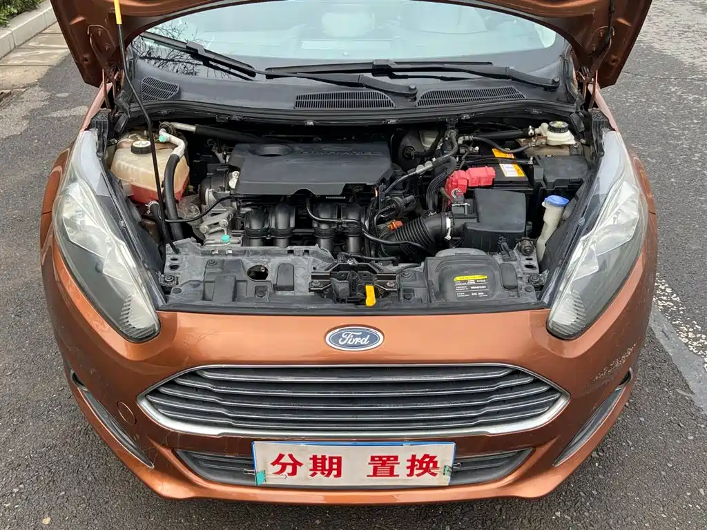 Ford Fiesta 2013 — фото 20