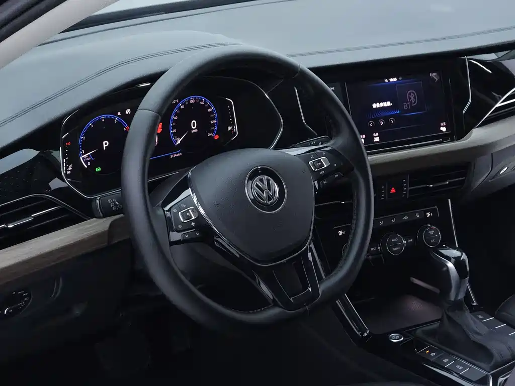 Volkswagen Passat 2019 — фото 11