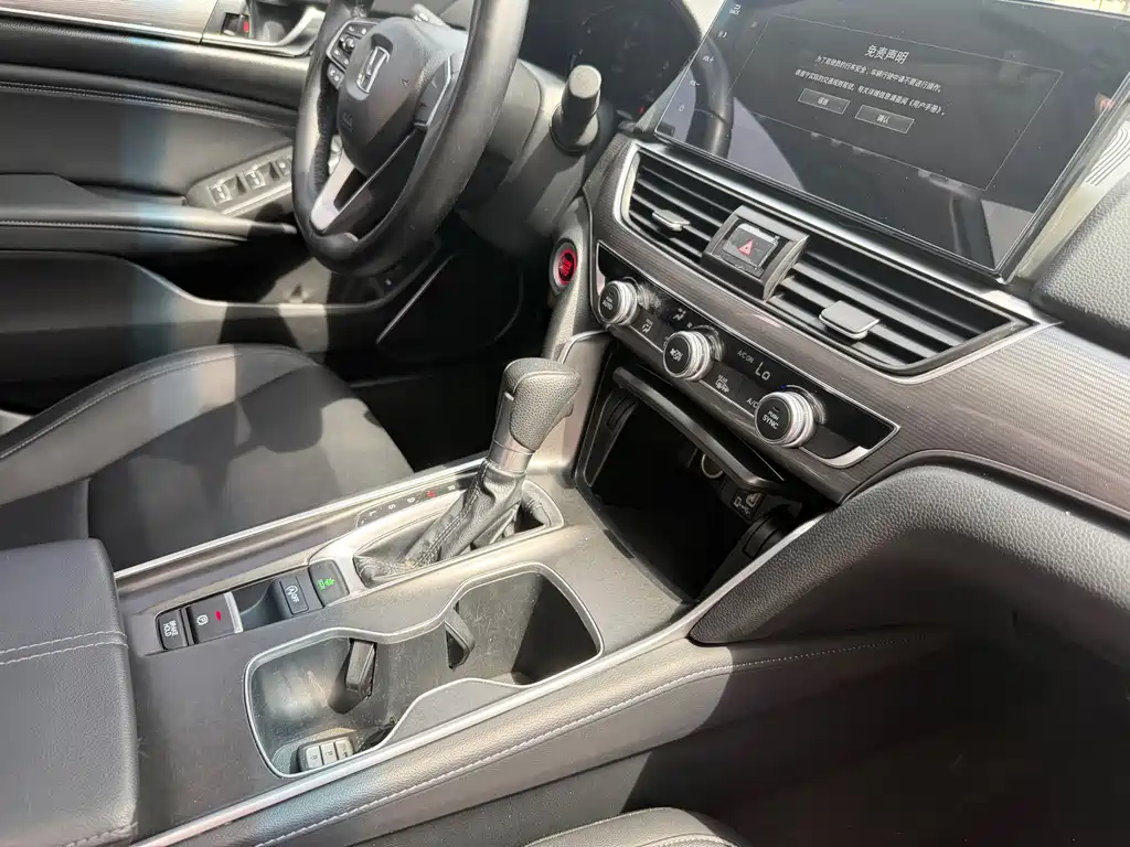 Honda Accord 2023 — фото 11