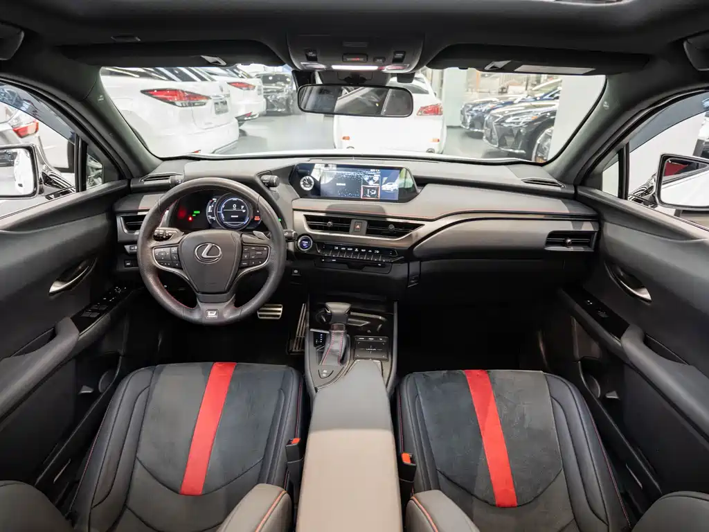 Lexus UX 2020 — фото 13