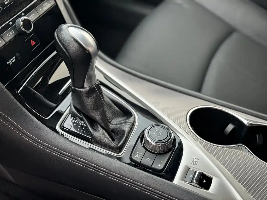 Infiniti Q50L 2014 — фото 11