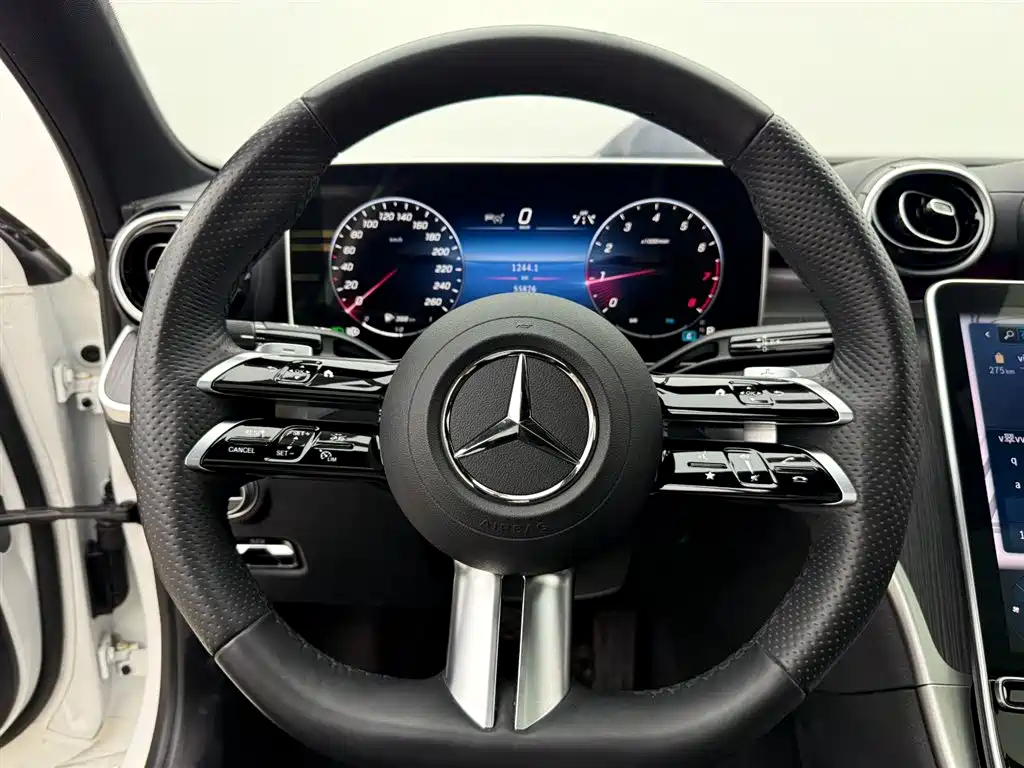 Mercedes-Benz C-Class 2023 — фото 9
