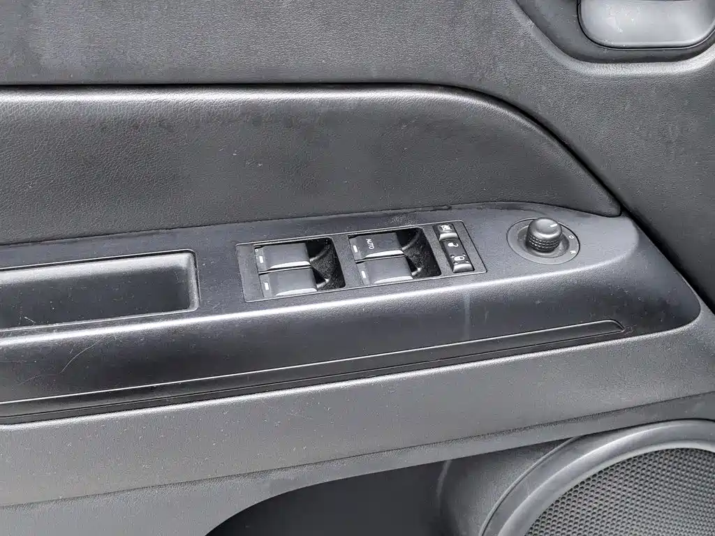 Jeep Compass 2013 — фото 9