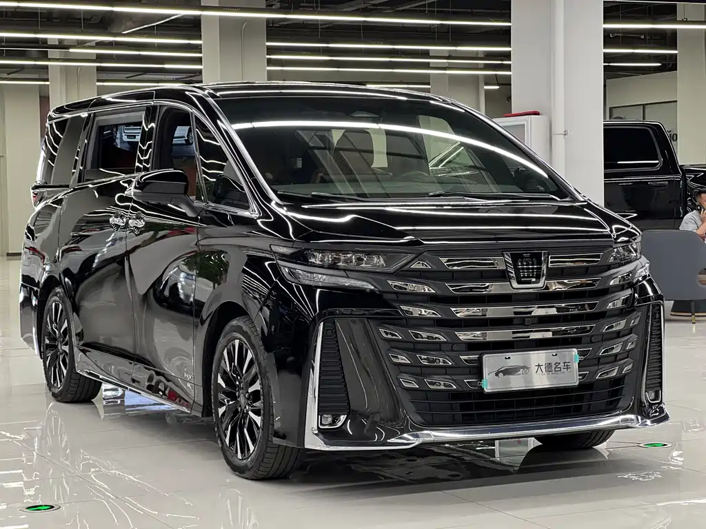 Toyota Vellfire 2023 — фото 3