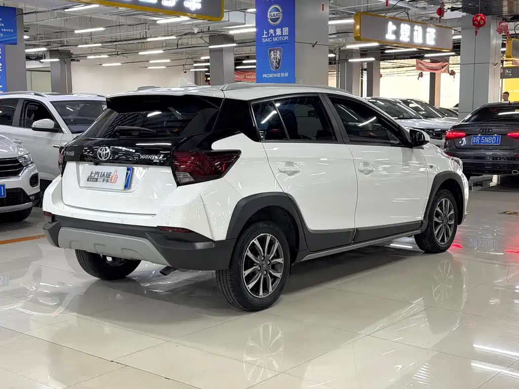 Toyota Yaris L 2022
