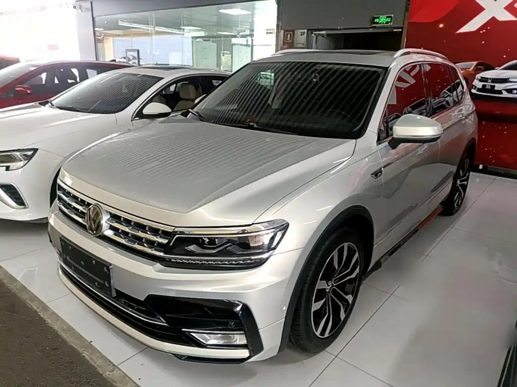 Volkswagen Tiguan L 2020 — фото 1