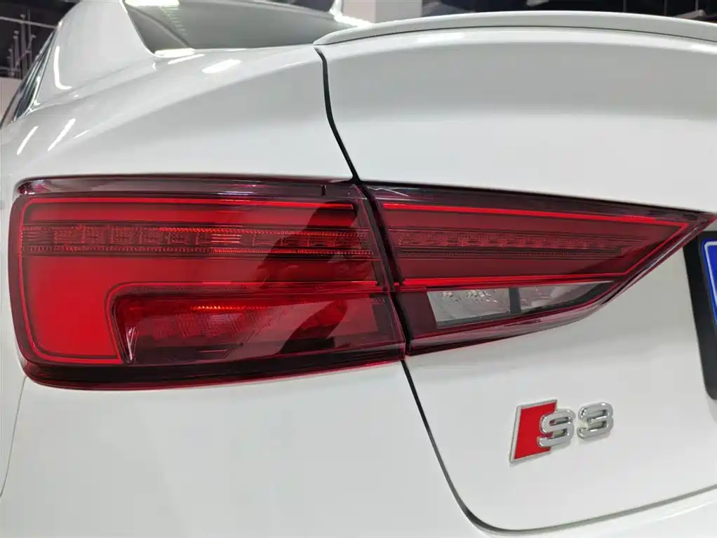 Audi S3 2018 — фото 14