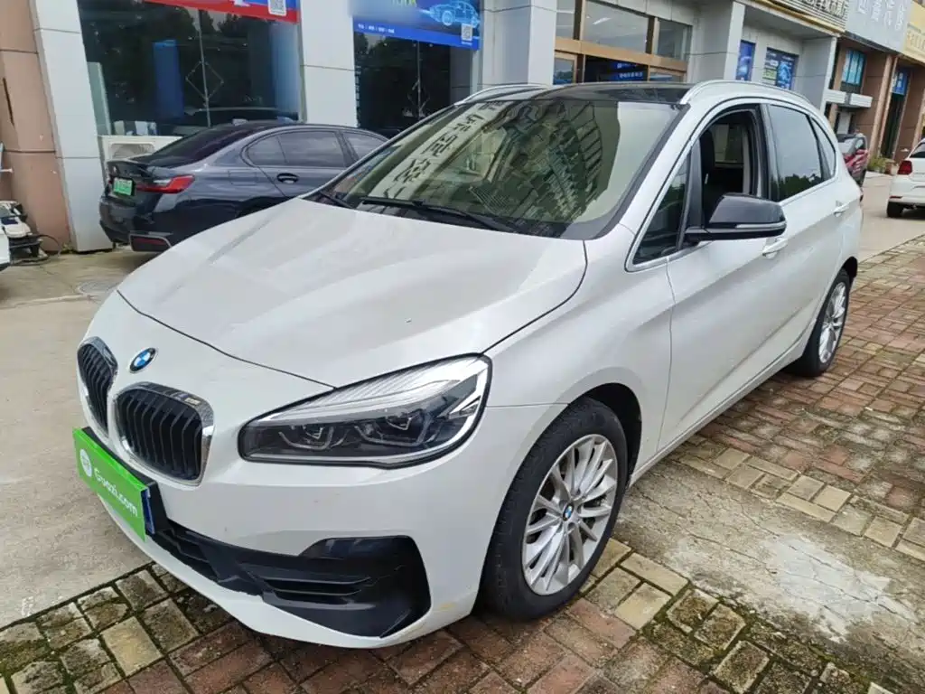 BMW 2 Series Station Wagon 2019 — фото 1