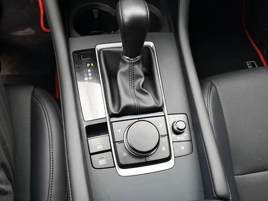 Mazda 3 Axela 2020 — фото 14