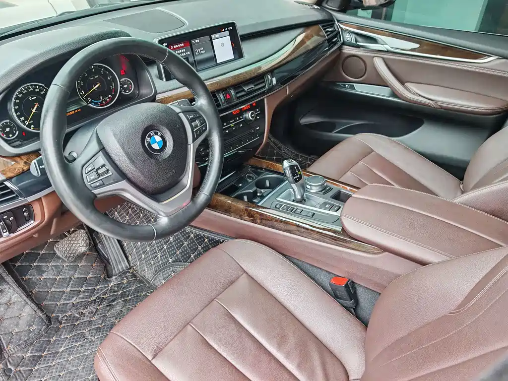 BMW X5 2018 — фото 12