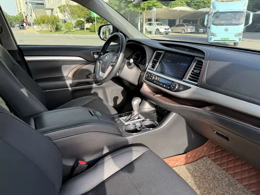 Toyota Highlander 2019 — фото 25