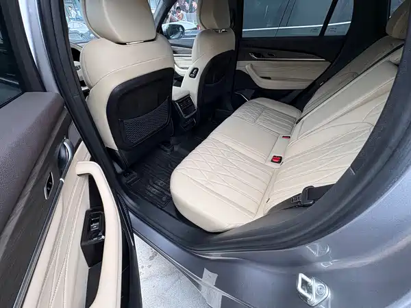 Geely Xingyue L 2025
