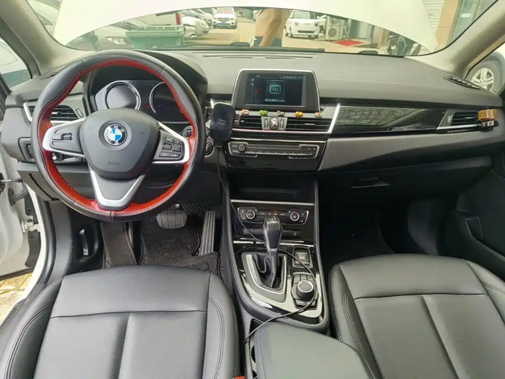 BMW 2 Series Station Wagon 2019 — фото 10