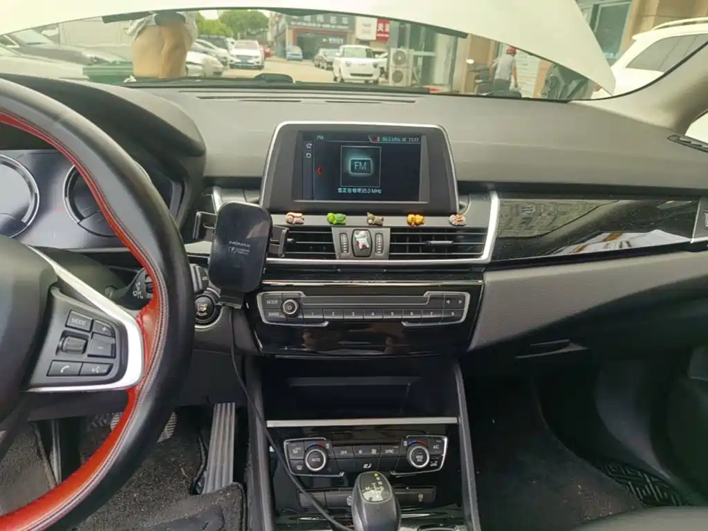 BMW 2 Series Station Wagon 2019 — фото 13