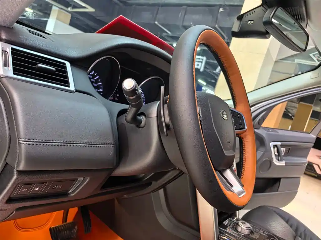 Land Rover Discovery Sport 2015 — фото 16