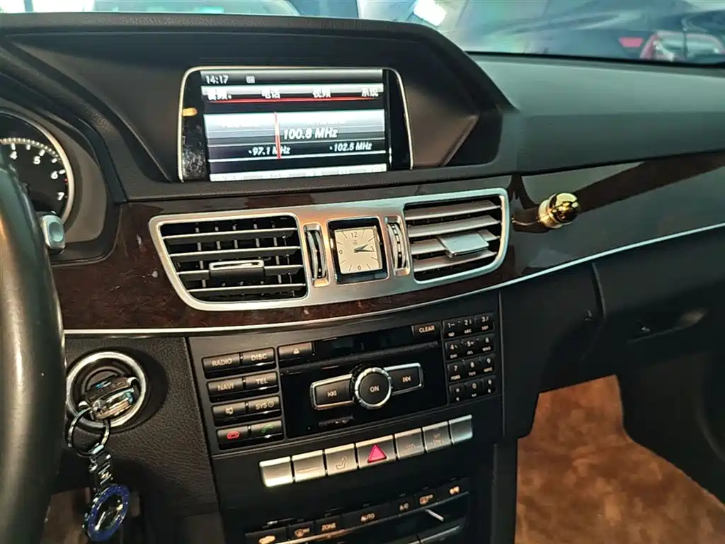 Mercedes-Benz E-Class 2015 — фото 13