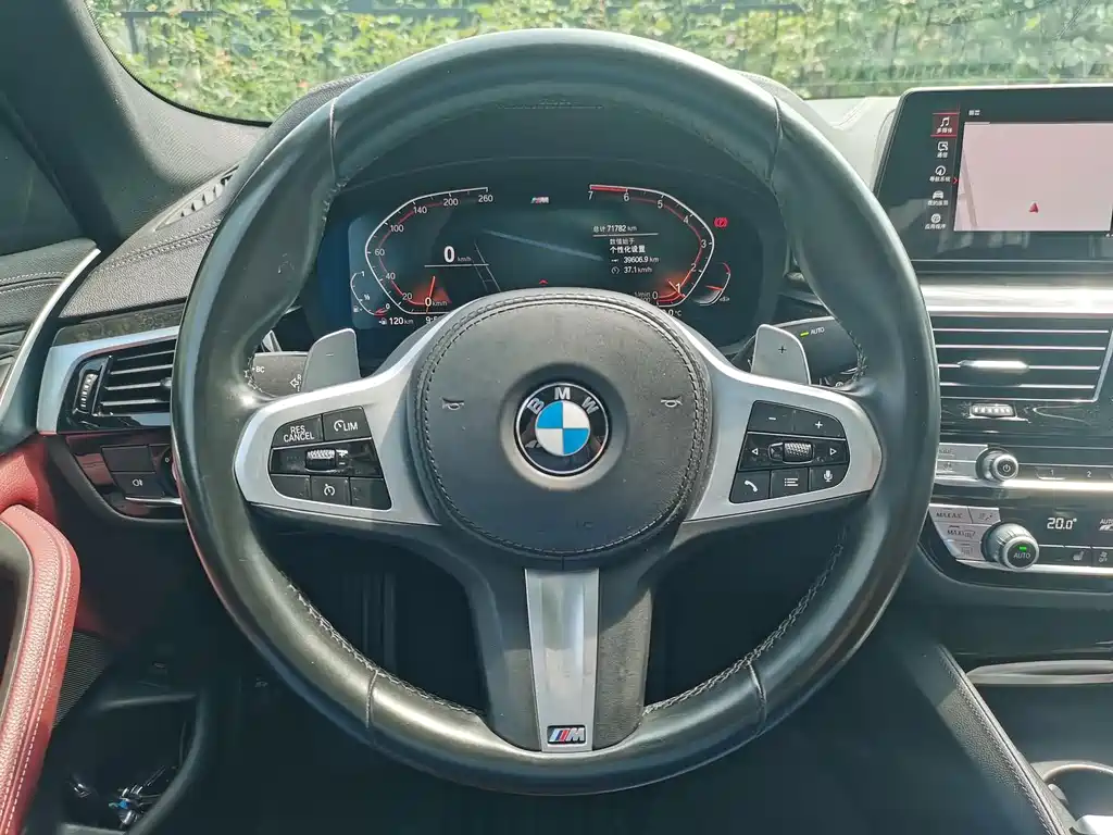 BMW 5 Series 2020 — фото 12