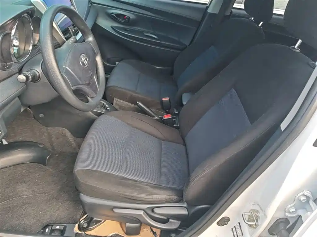 Toyota Yaris L 2018 — фото 15