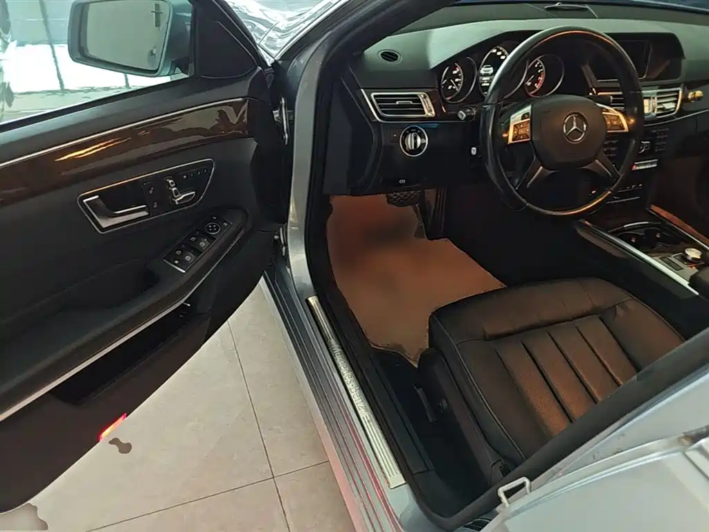 Mercedes-Benz E-Class 2015 — фото 16