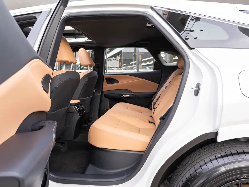 Lexus RX 2025 — фото 10