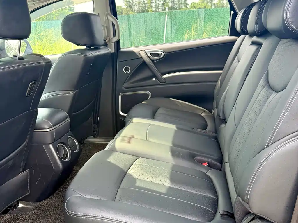 Luxgen Da7 SUV 2014 — фото 10