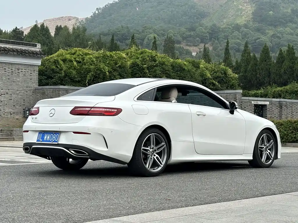 Mercedes-Benz E-Class 2018 — фото 15