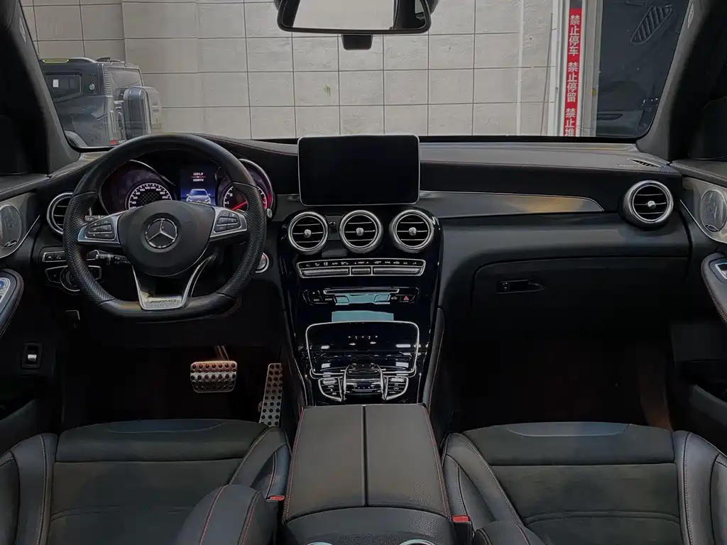 Mercedes-Benz GLC AMG 2018 — фото 4