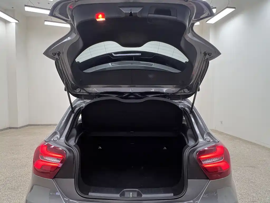 Mercedes-Benz A-Class AMG 2016 — фото 33