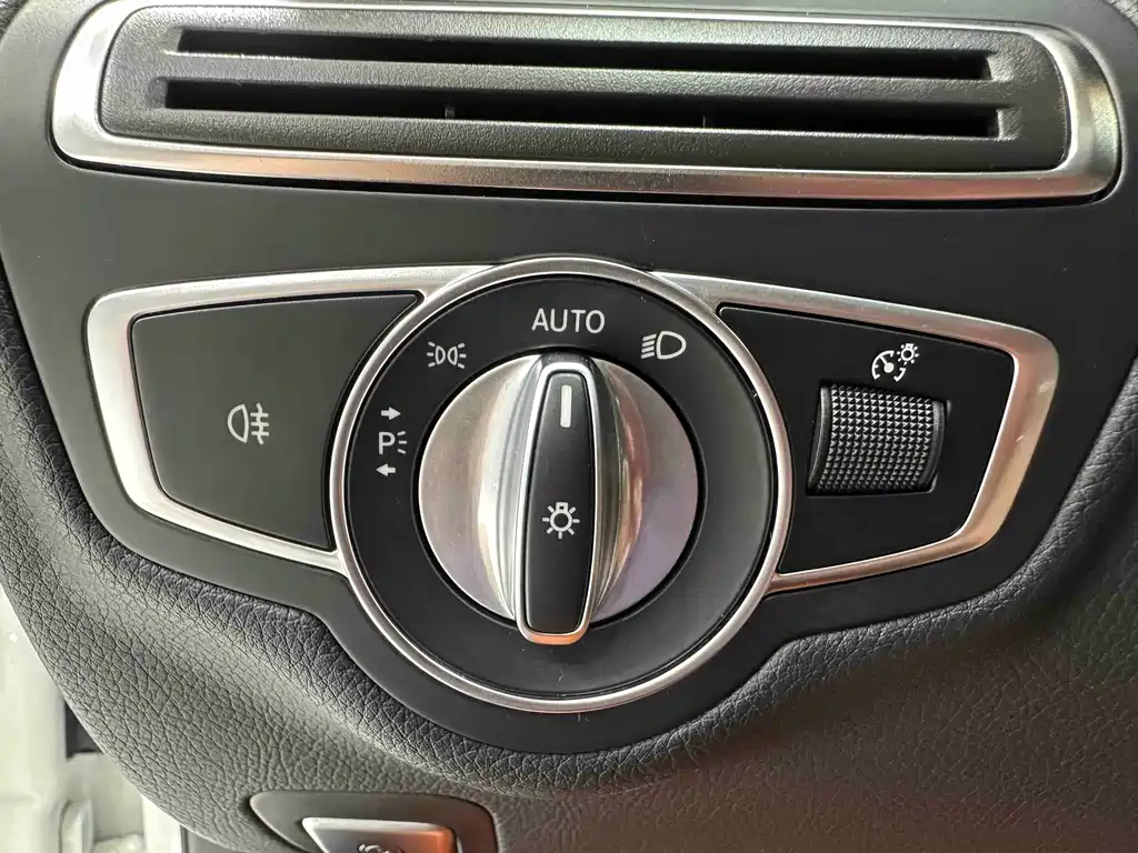 Mercedes-Benz C-Class 2020 — фото 9