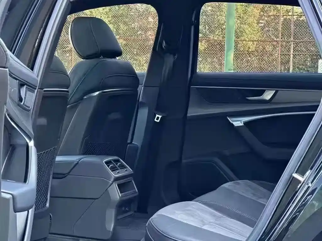 Audi A6L 2022