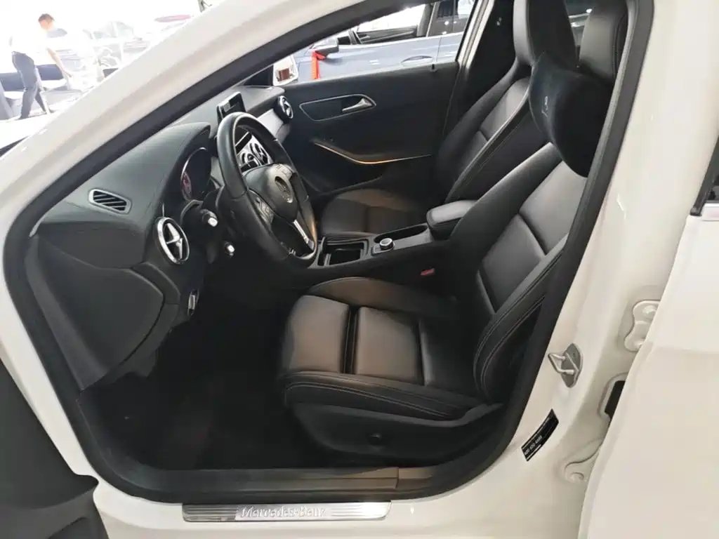 Mercedes-Benz GLA 2016 — фото 15