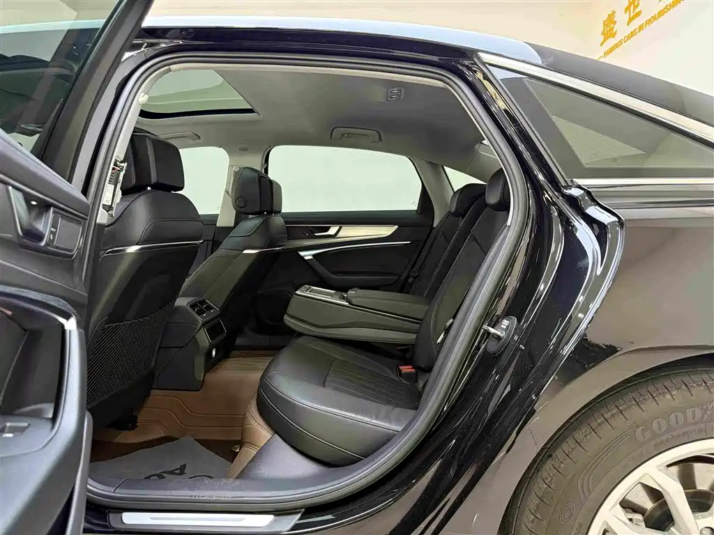 Audi A6L 2022