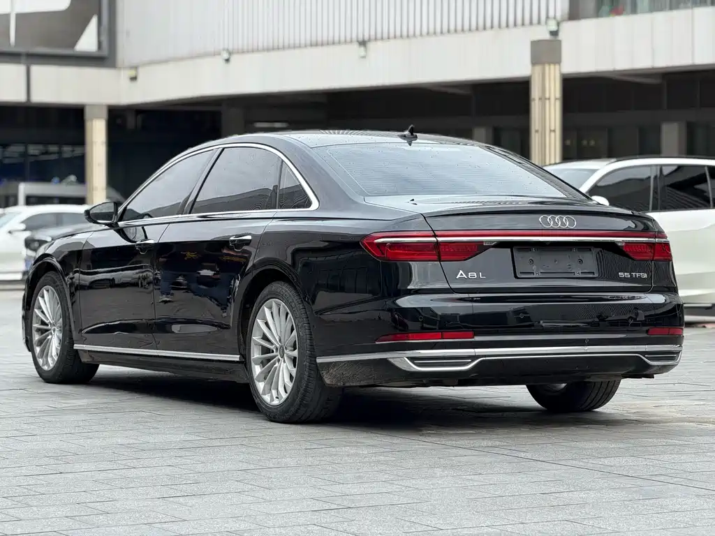 Audi A8 2019 — фото 3
