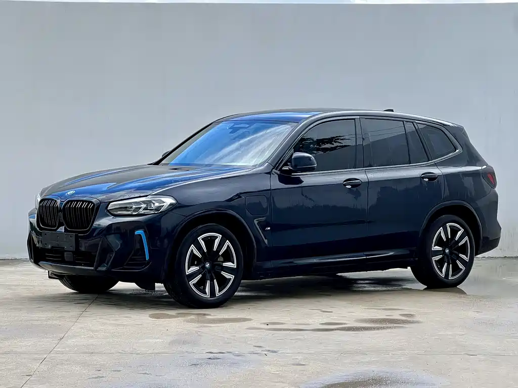 BMW iX3 2022 — фото 1