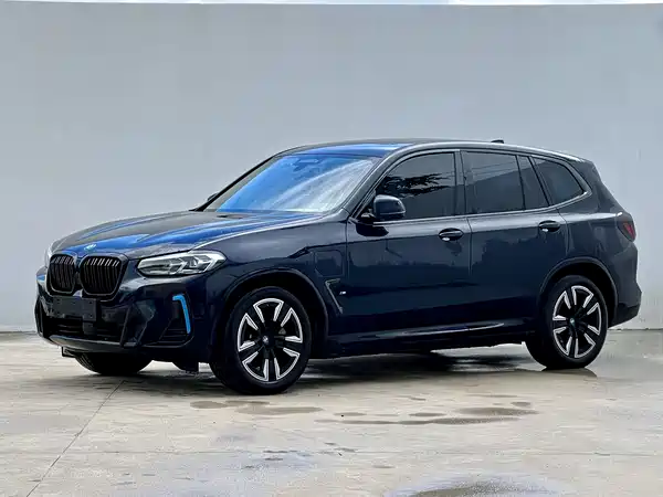 BMW iX3 2022