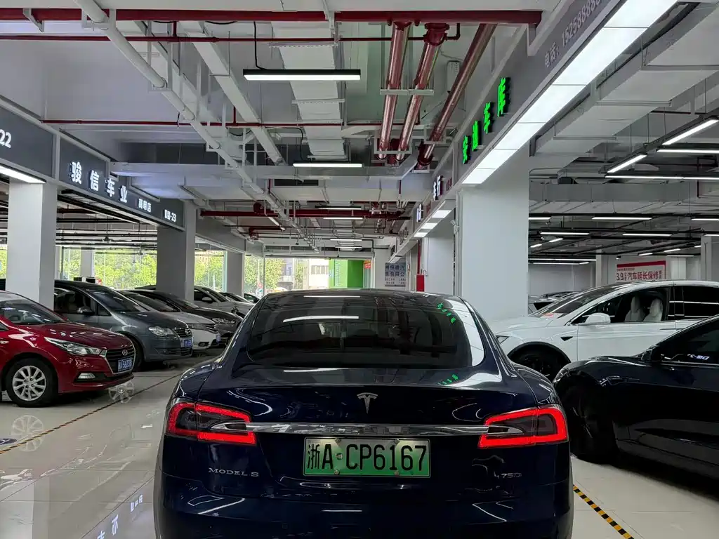 Tesla Model S 2018 — фото 8