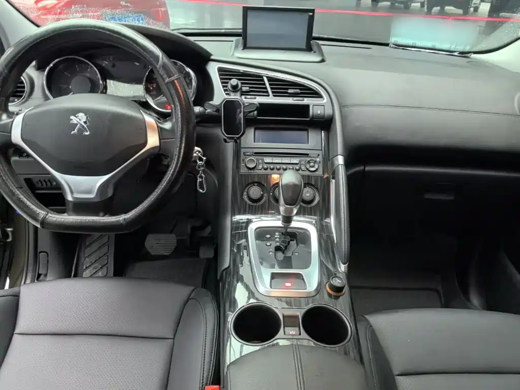 Peugeot 3008 2015 — фото 10