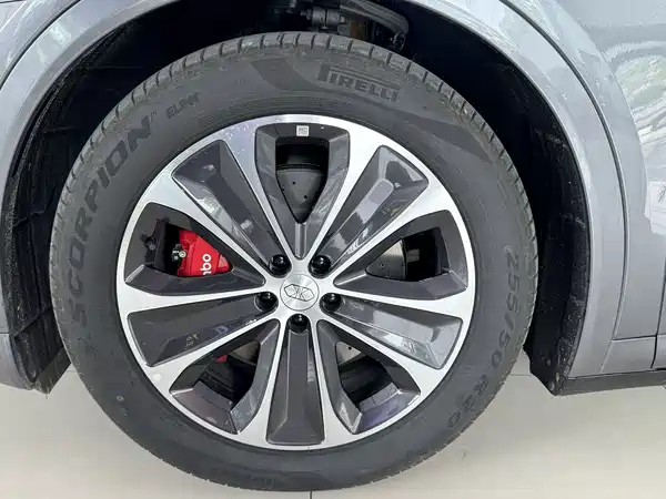 Luxeed R7 2025