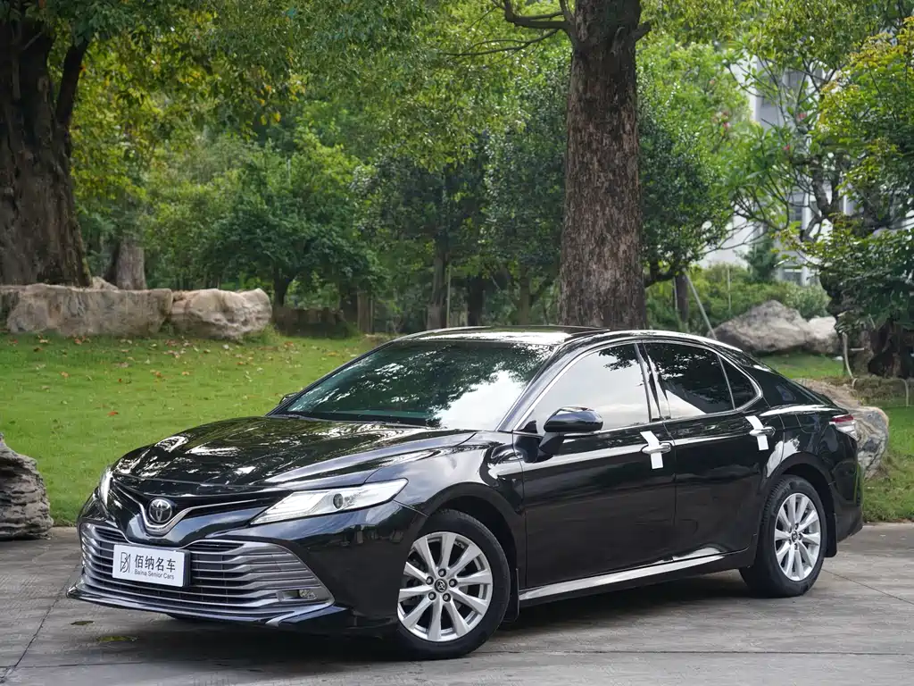 Toyota Camry 2020 — фото 2