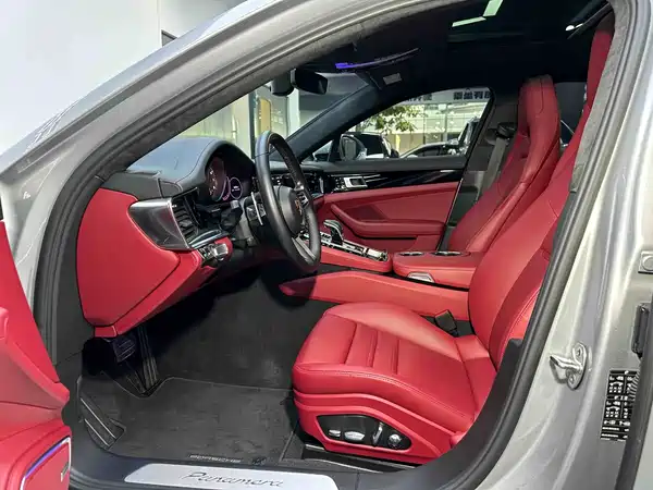 Porsche Panamera 2021
